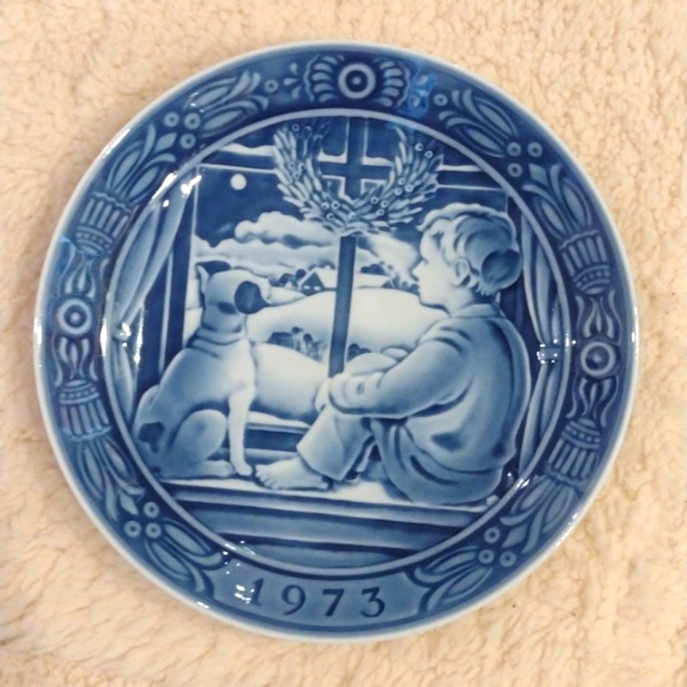 Georg Jensen Inc Vintage Decorative Blue and White Porcelain 1973 Holiday Plate